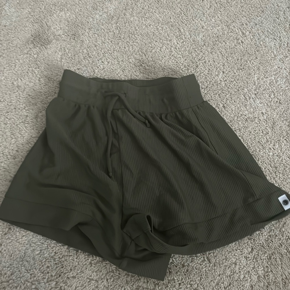 five dancewear green ribbed shorts! adult xs/ pa